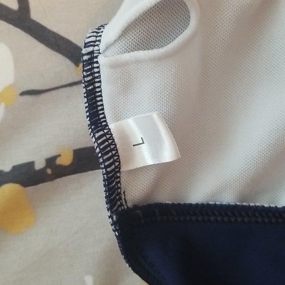 Sporty Bikini Top - Picture 6 of 10